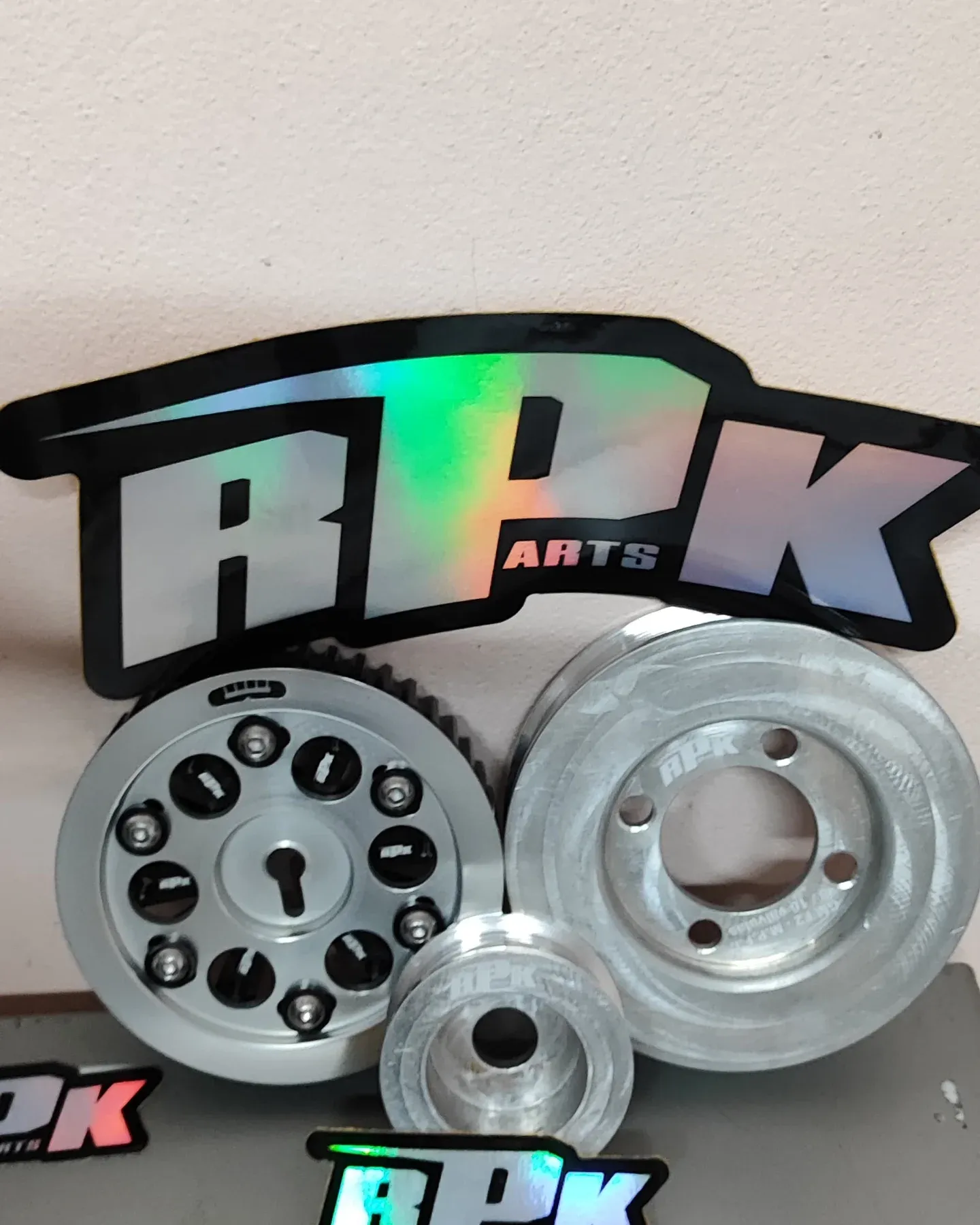 Polias forjadas e adesivo holográfico RPK Parts